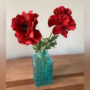 Bottle glass vase 🏷️ Donating soon, make an offer!